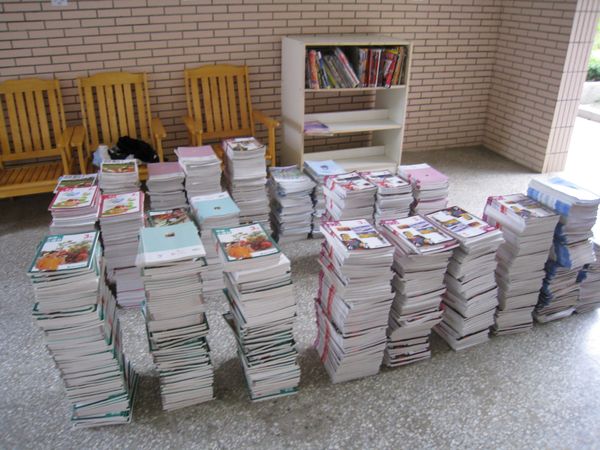 教科書回收　每年贈70人省千元