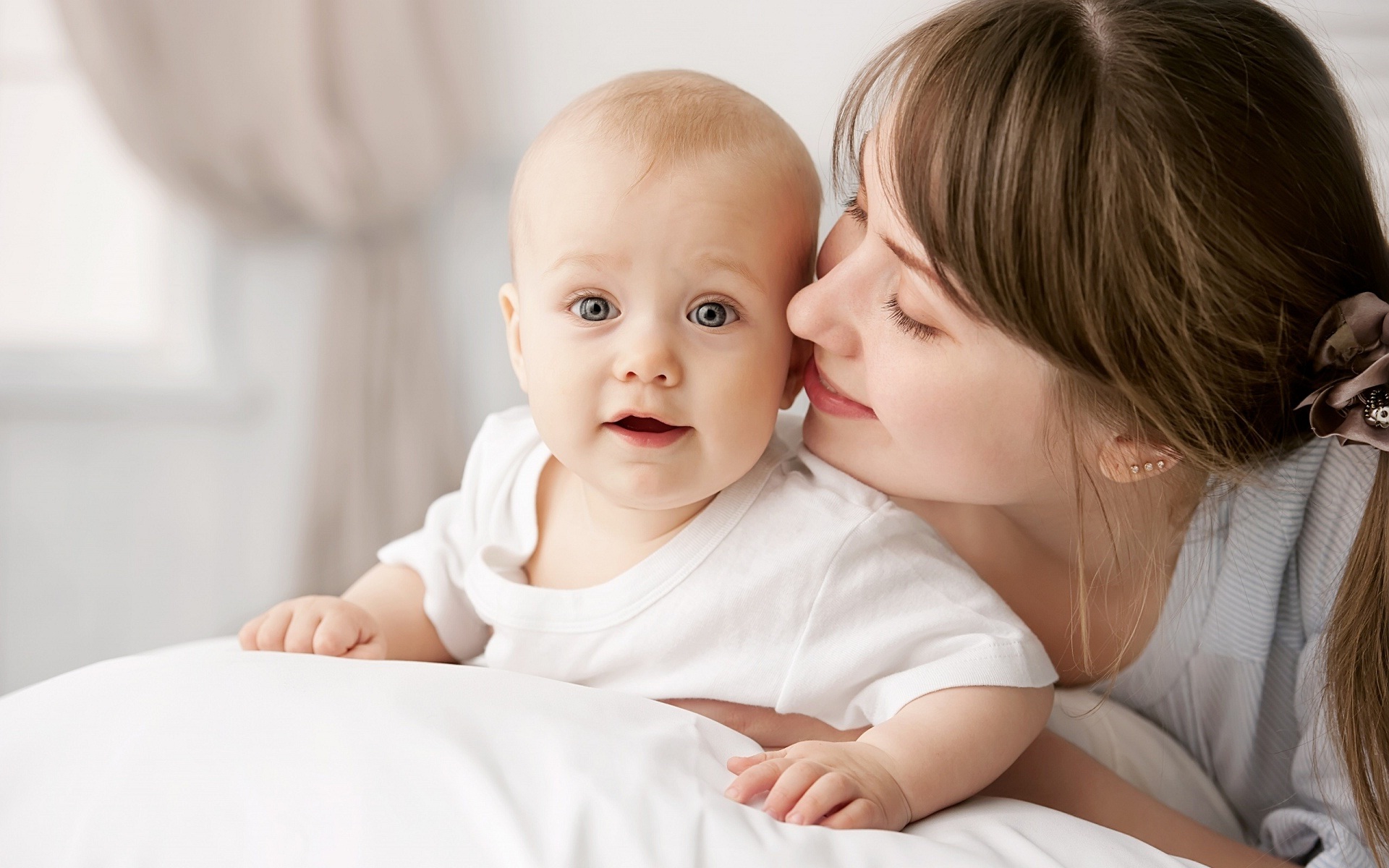 4 Fun Ways to Get Baby to Talk 