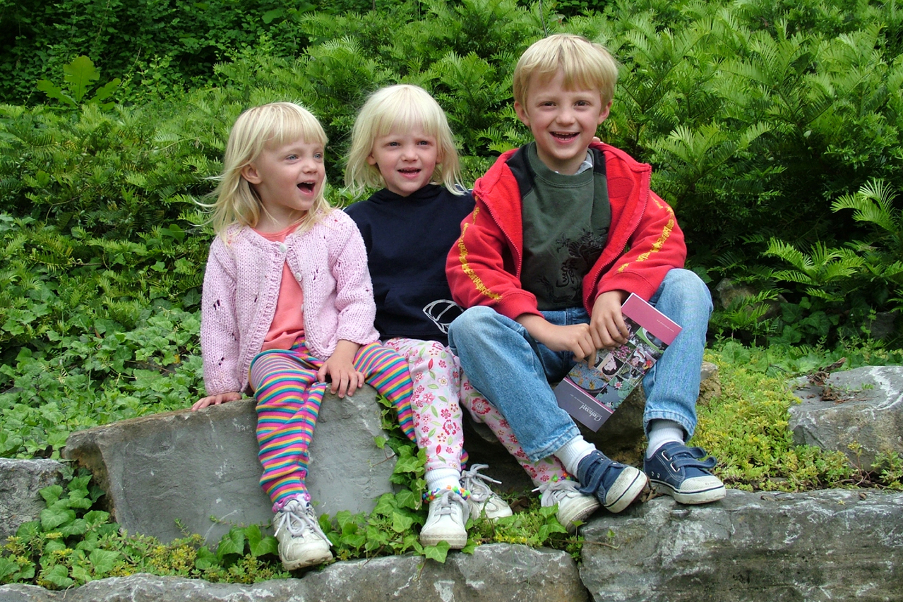 8 Reasons Being the Middle Child Rules